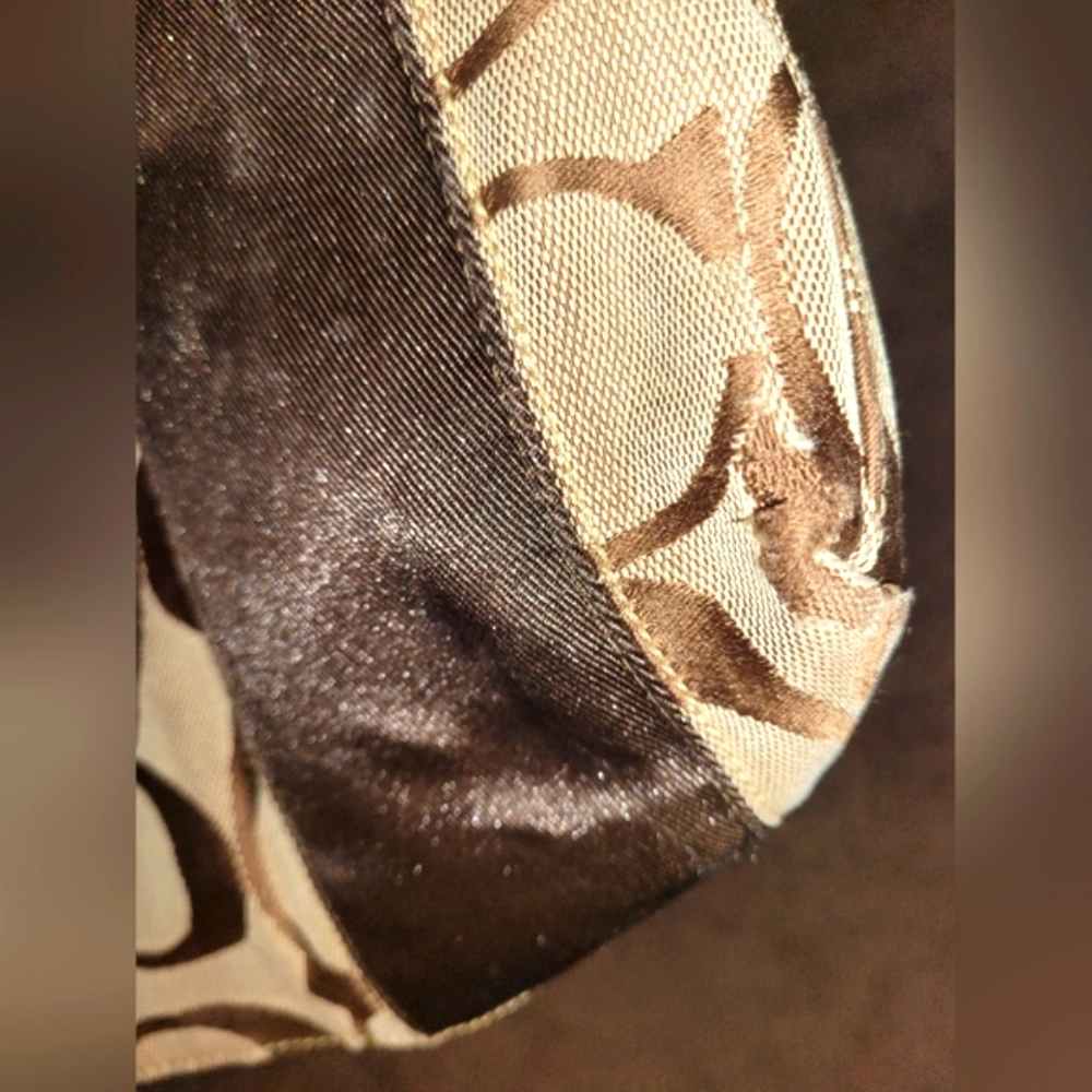 Coach purse - Picture 4 of 12